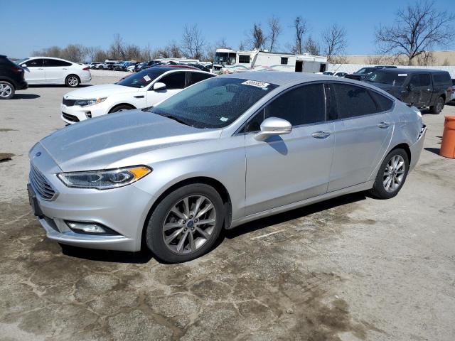 Sedans FORD FUSION 2017 Srebrny