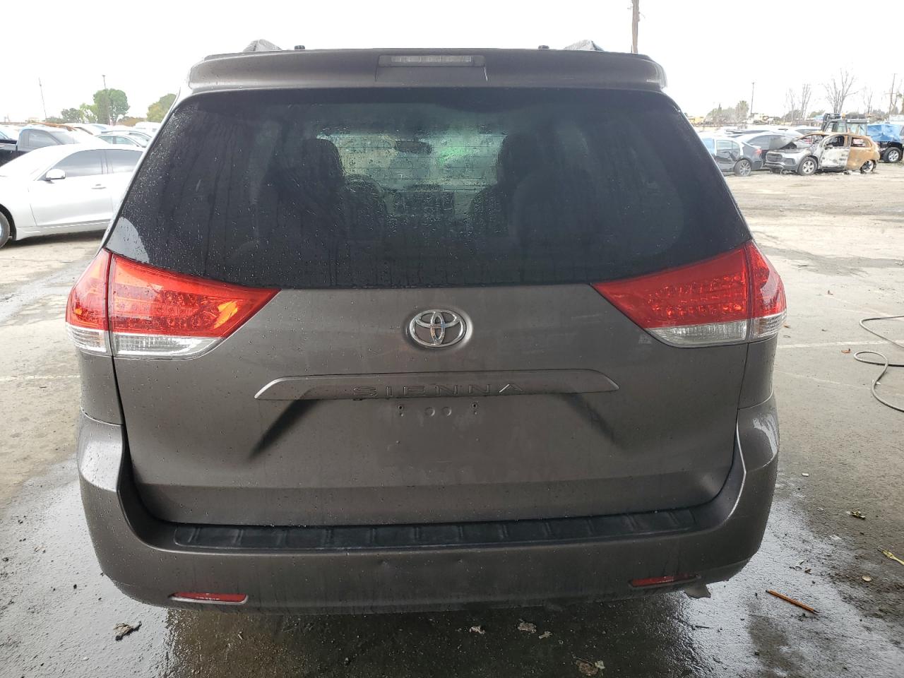 2014 Toyota Sienna - Image 6