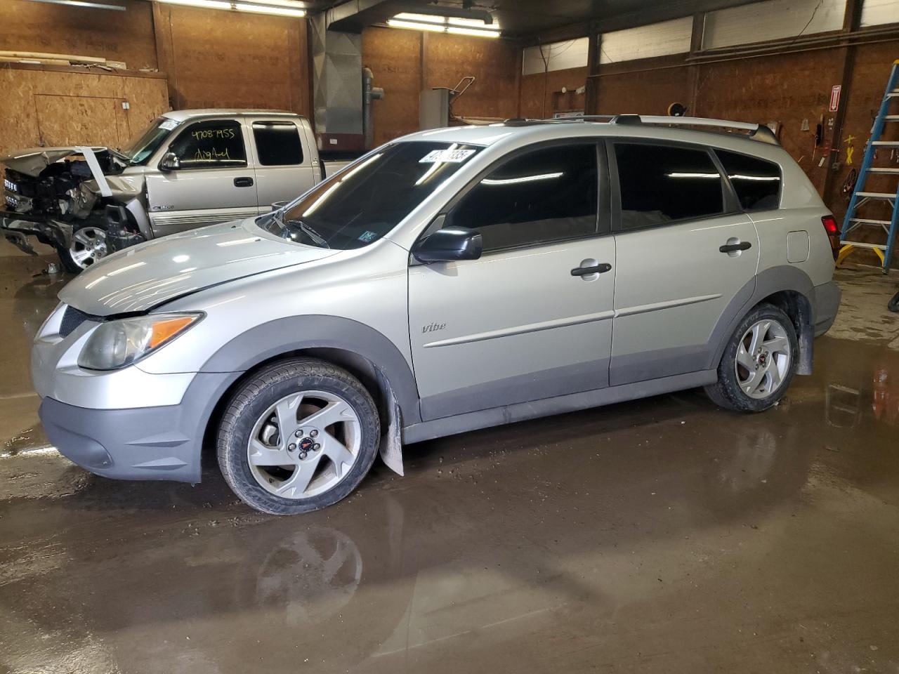 2004 Pontiac Vibe - Image 1