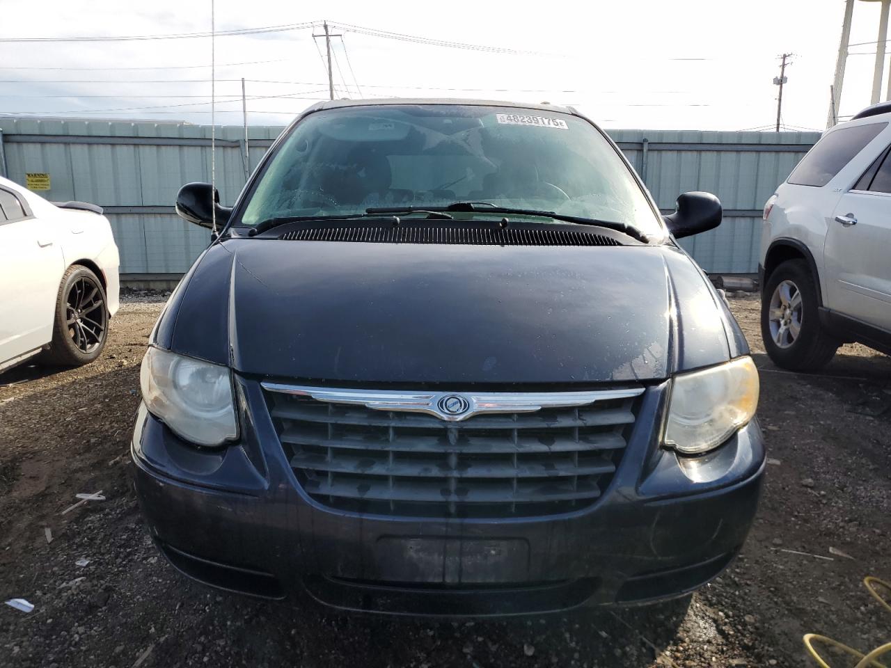 2007 Chrysler Town & Country - Image 5