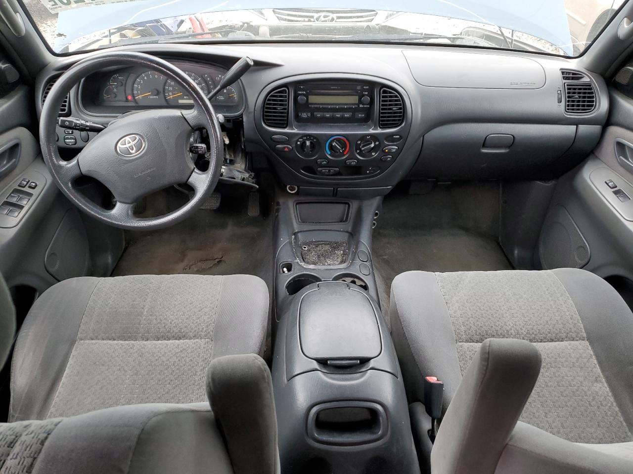2004 Toyota Tundra - Image 8