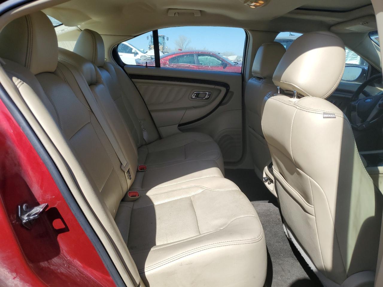 2013 Ford Taurus - Image 10