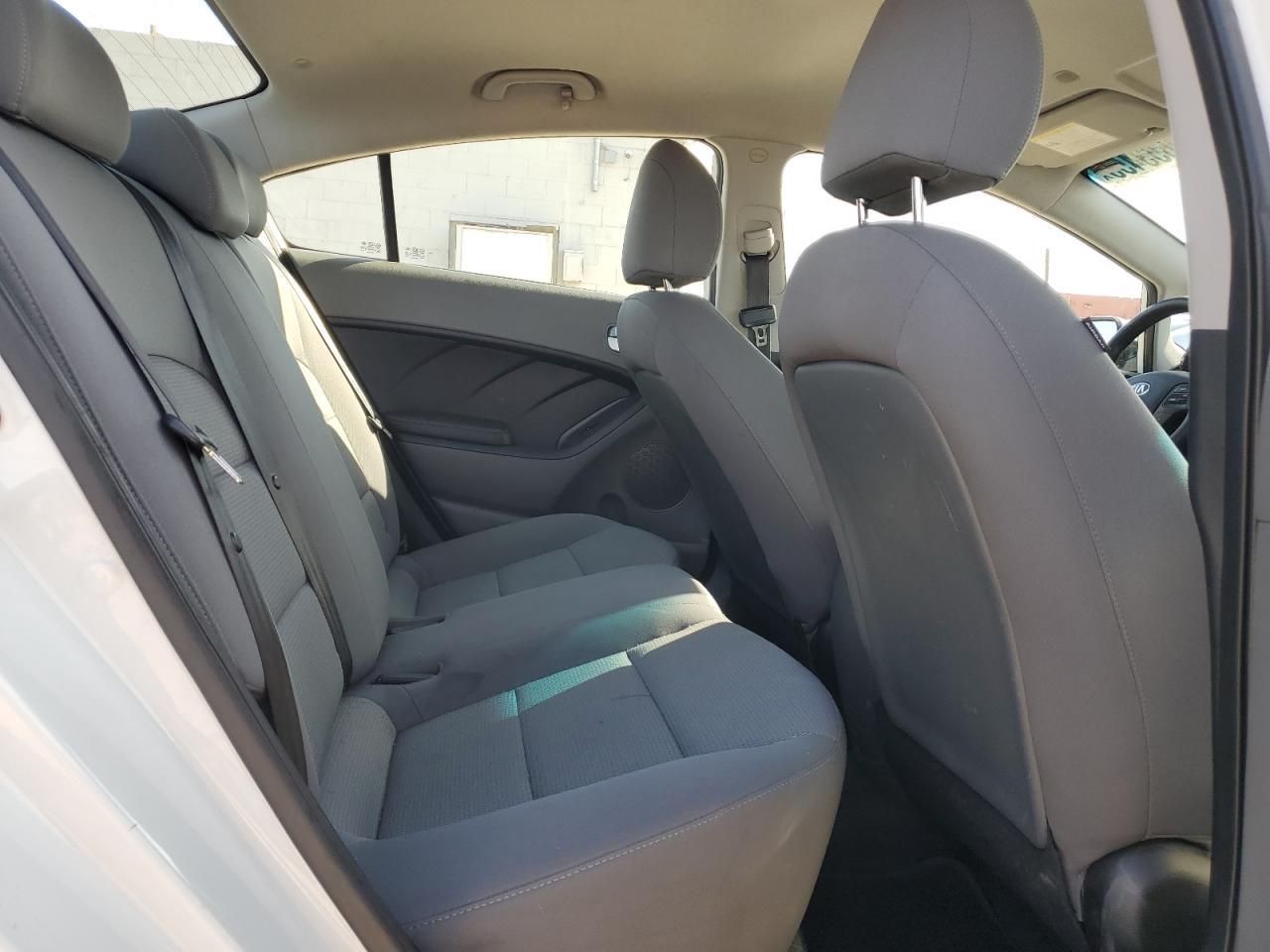 2018 Kia Forte Lx VIN: 3KPFK4A78JE195301 Lot: 49321025