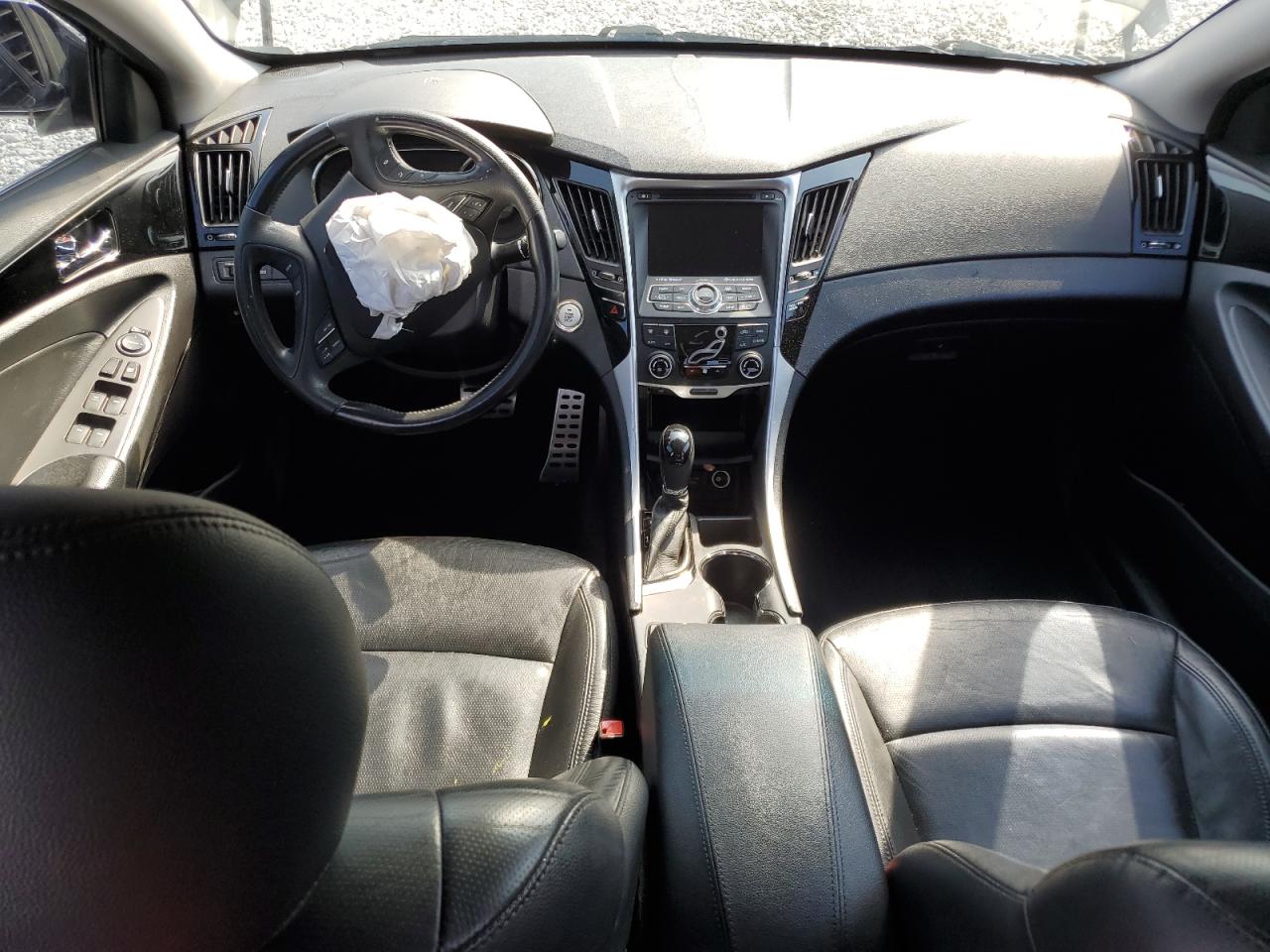 2012 Hyundai Sonata - Image 8