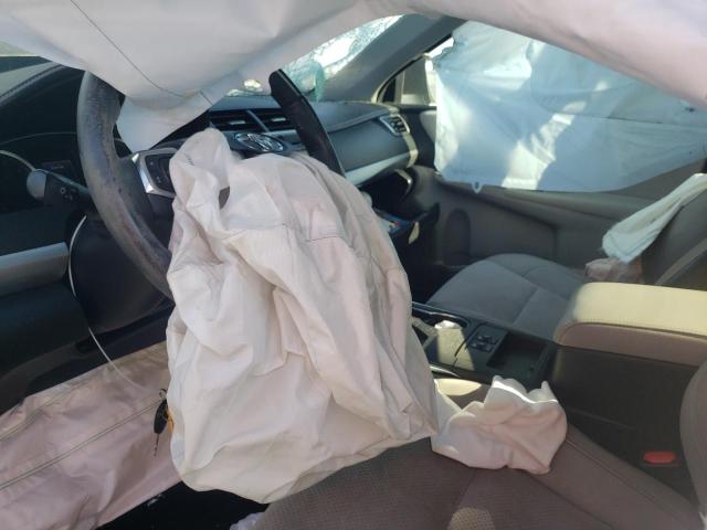  TOYOTA CAMRY 2017 Srebrny