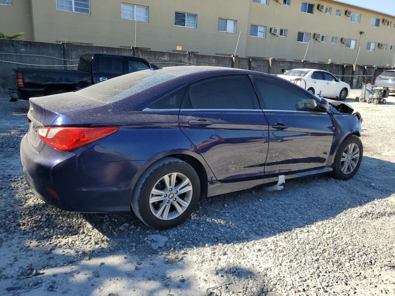 2014 Hyundai Sonata - Image 3