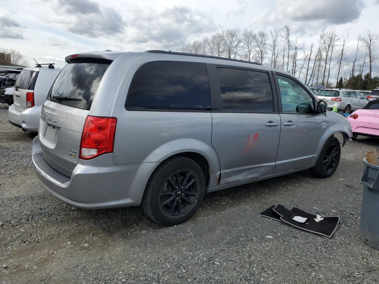 2019 Dodge Caravan - Image 3
