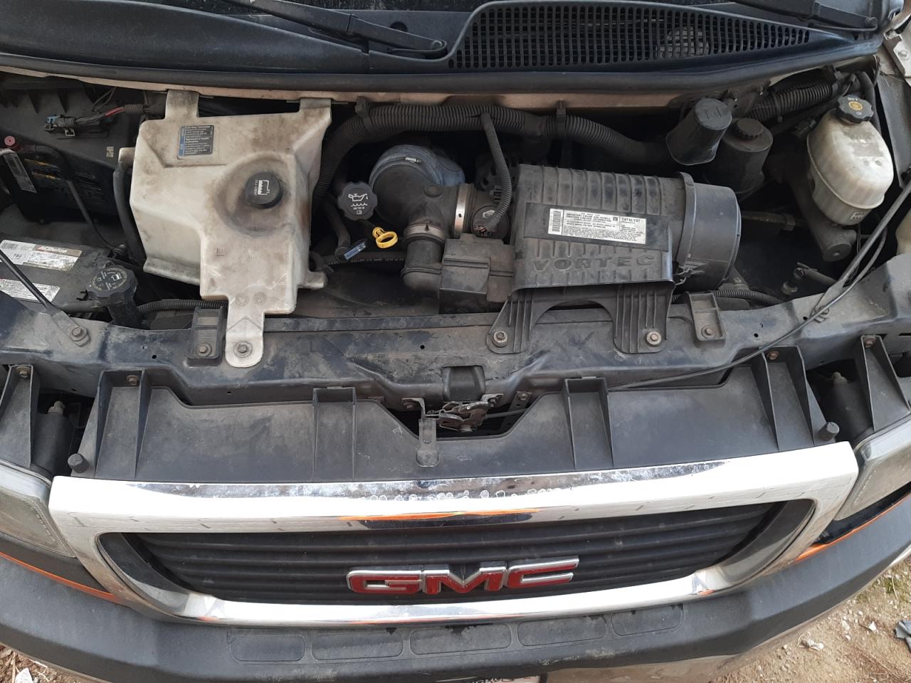 2008 GMC Savana - Image 11