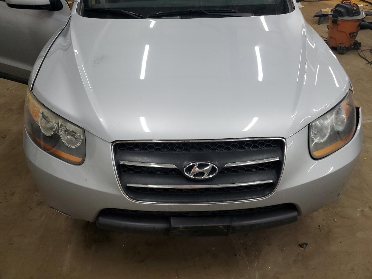 2009 Hyundai Santa Fe - Image 12