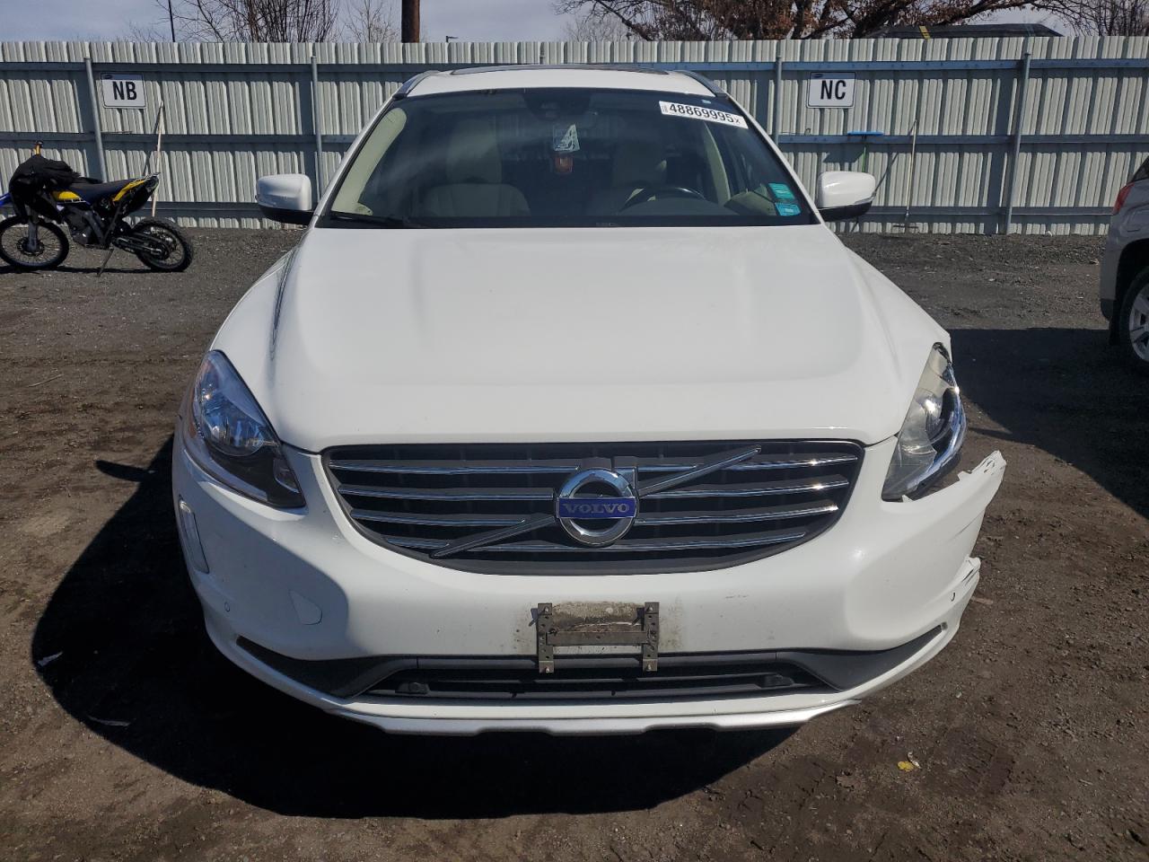 2015 Volvo XC60 - Image 5