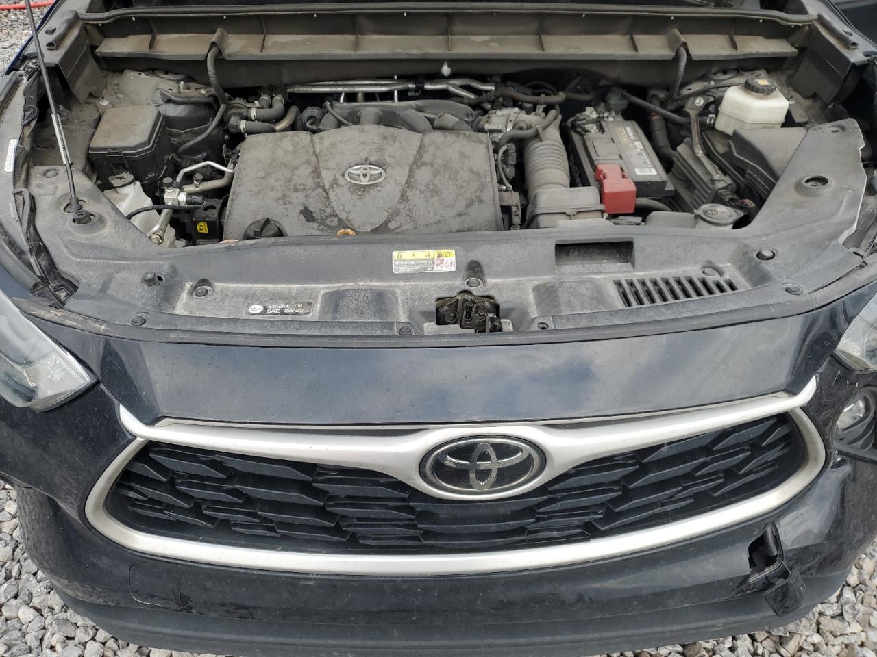 2021 Toyota Highlander - Image 12