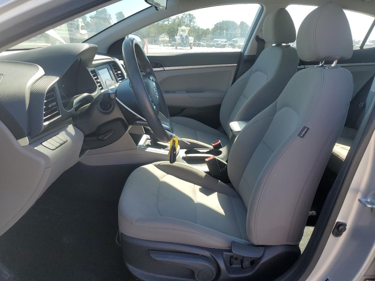 2019 Hyundai Elantra - Image 7
