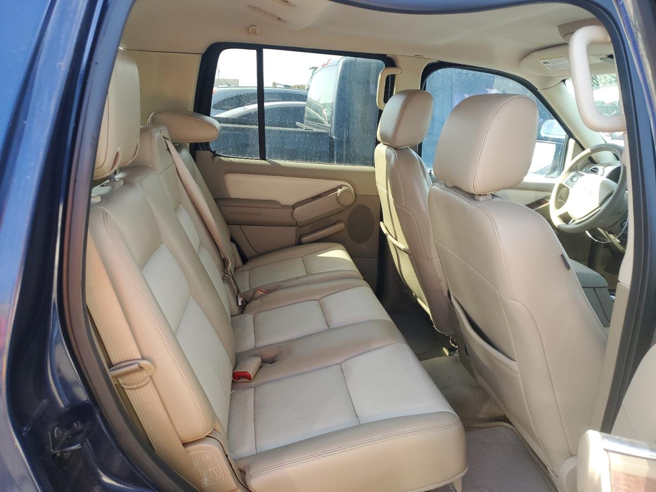 2007 Ford Explorer - Image 11