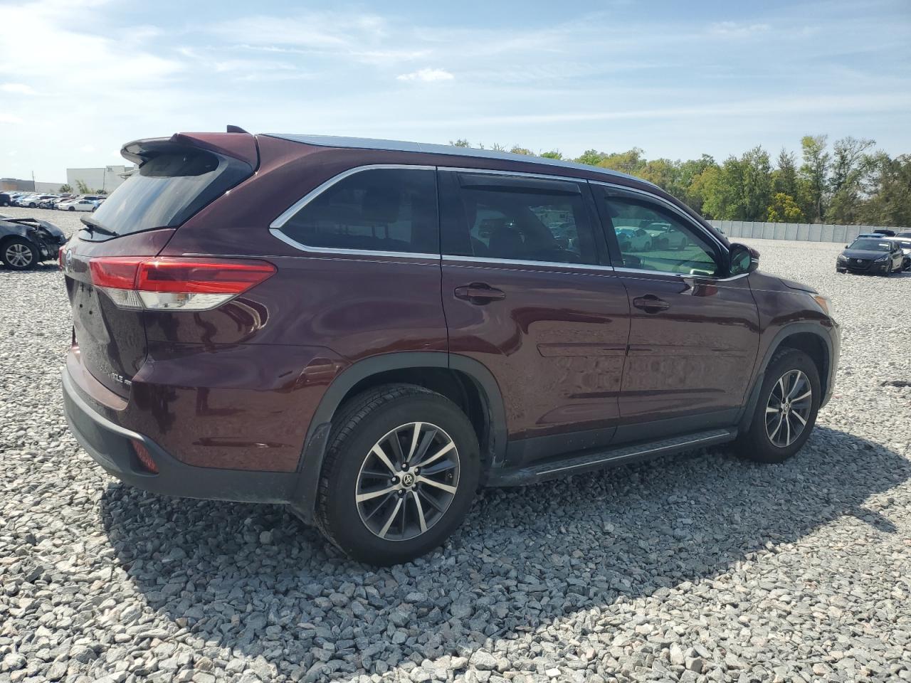 2019 Toyota Highlander - Image 3