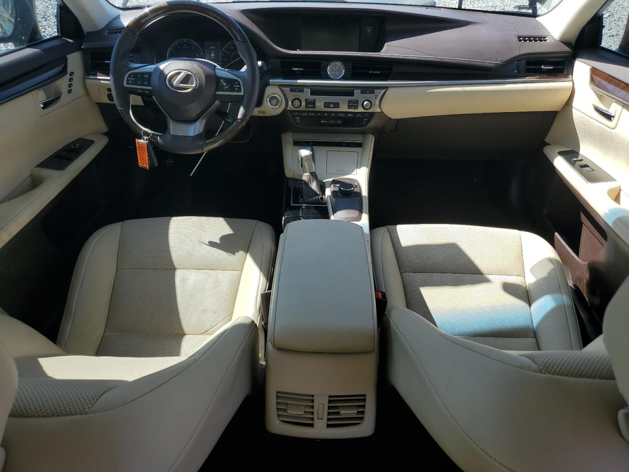2016 Lexus ES - Image 8
