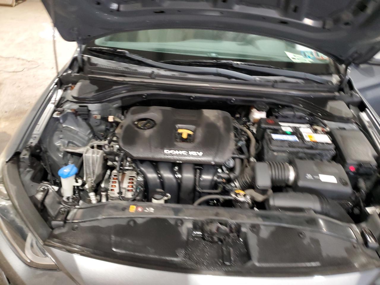 2018 Hyundai Elantra - Image 11