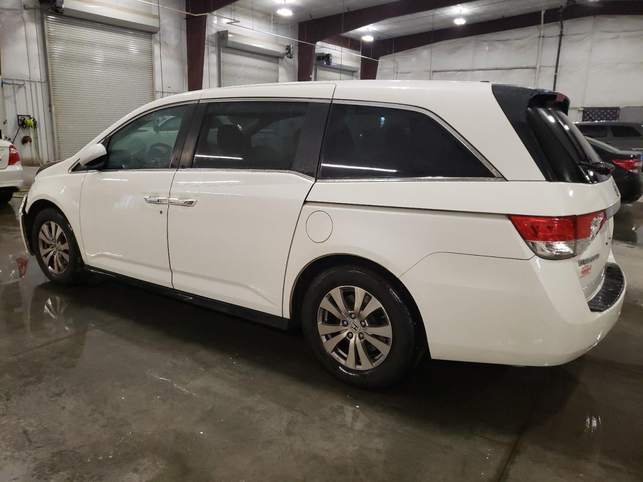 2015 Honda Odyssey - Image 2