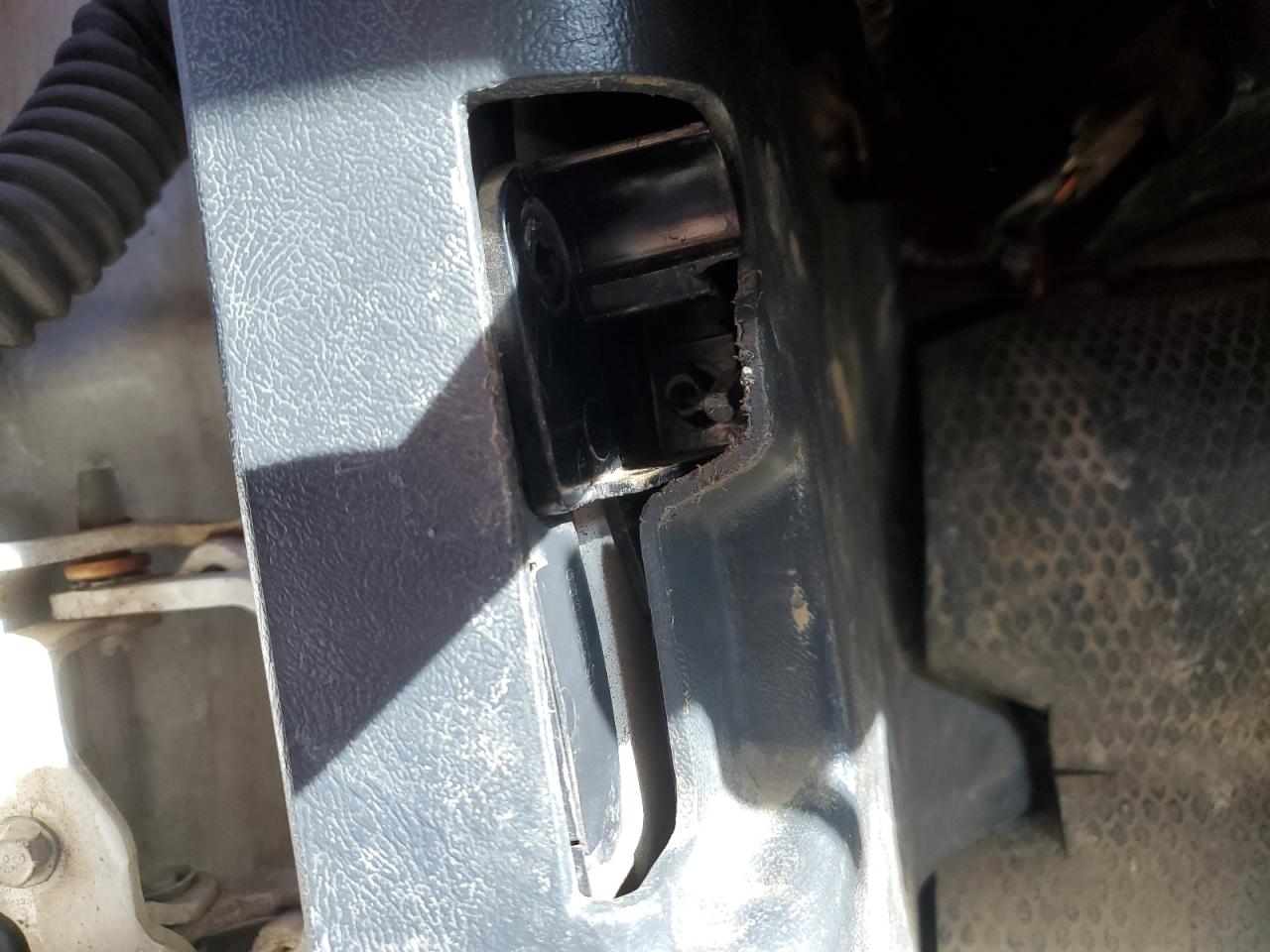 2000 Chevrolet Silverado - Image 11