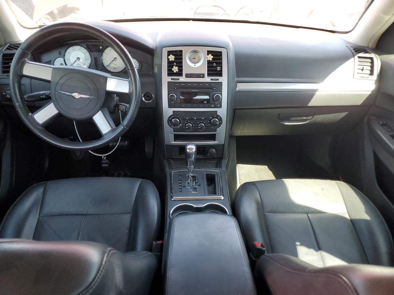 2010 Chrysler 300 - Image 8