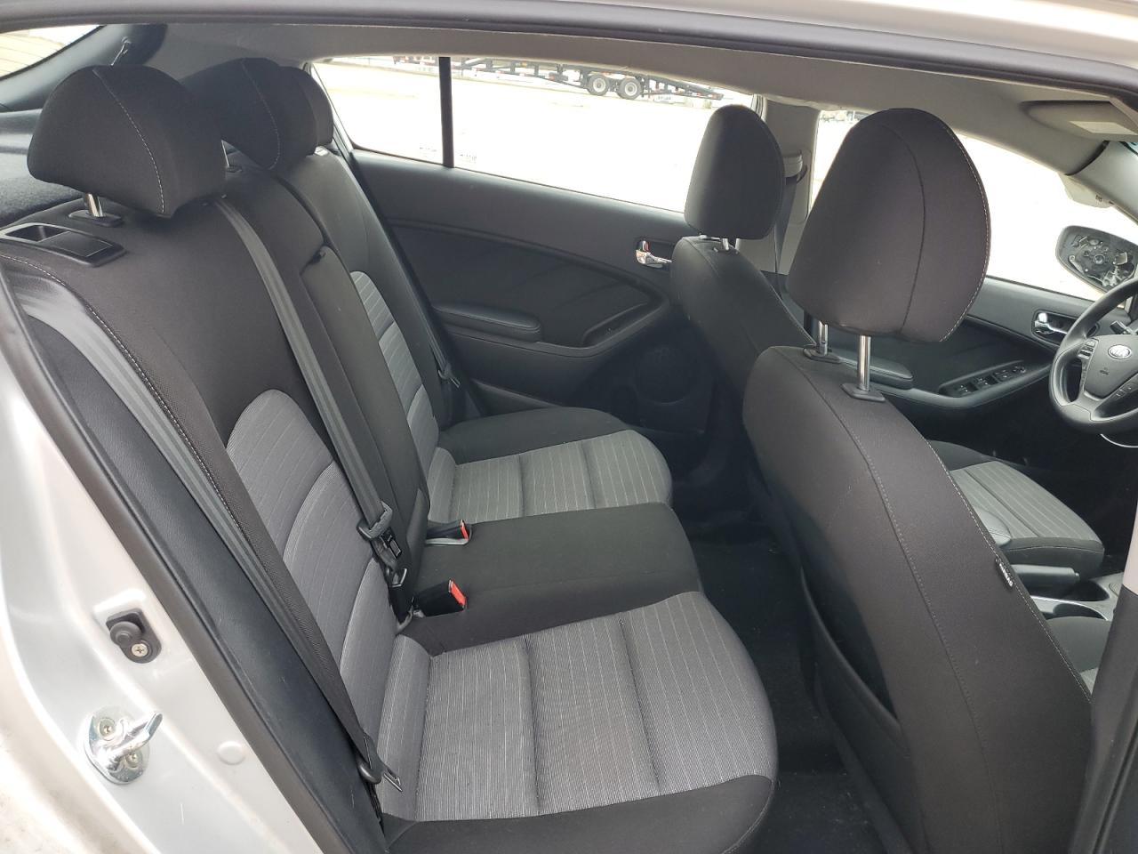 2016 Kia Forte - Image 10