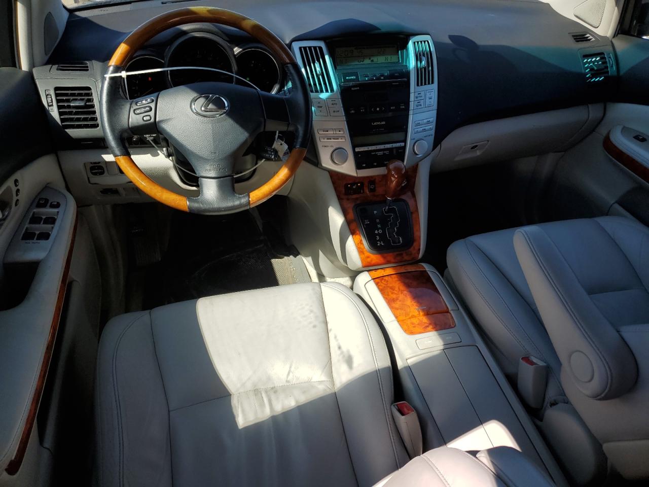 2005 Lexus RX - Image 8