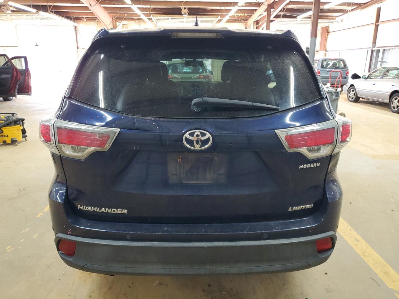 2016 Toyota Highlander - Image 6