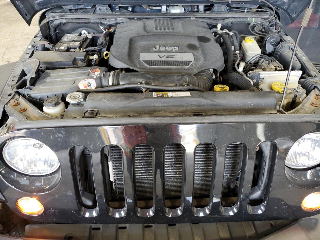 2016 Jeep Wrangler - Image 12