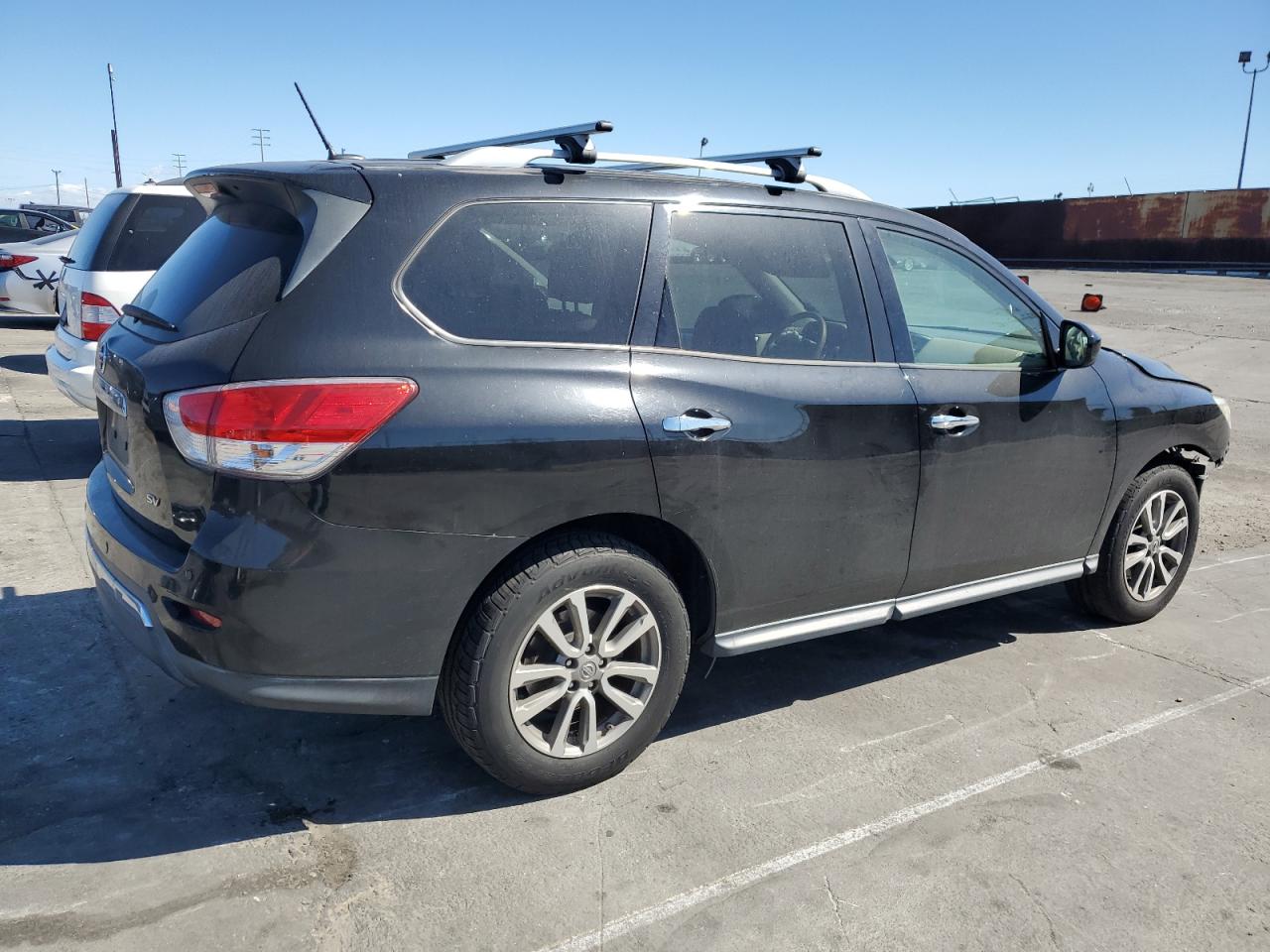 2015 Nissan Pathfinder - Image 3
