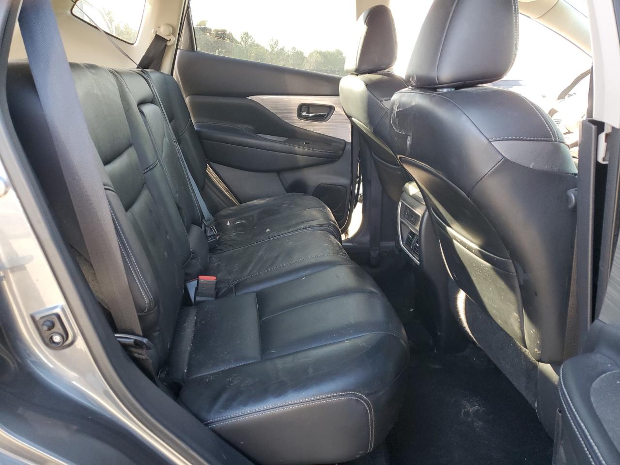 2015 Nissan Murano - Image 12