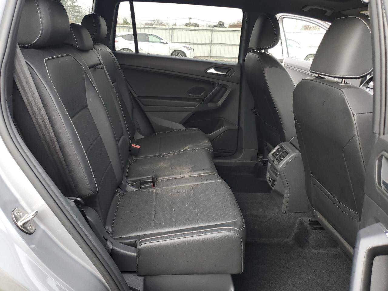 2021 Volkswagen Tiguan - Image 11