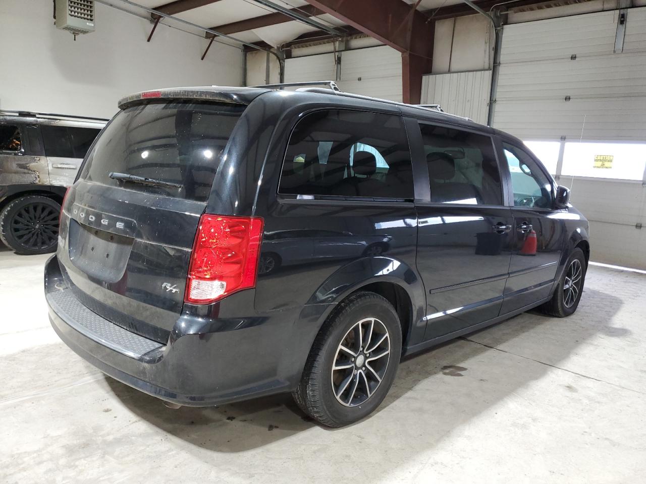 2016 Dodge Caravan - Image 3