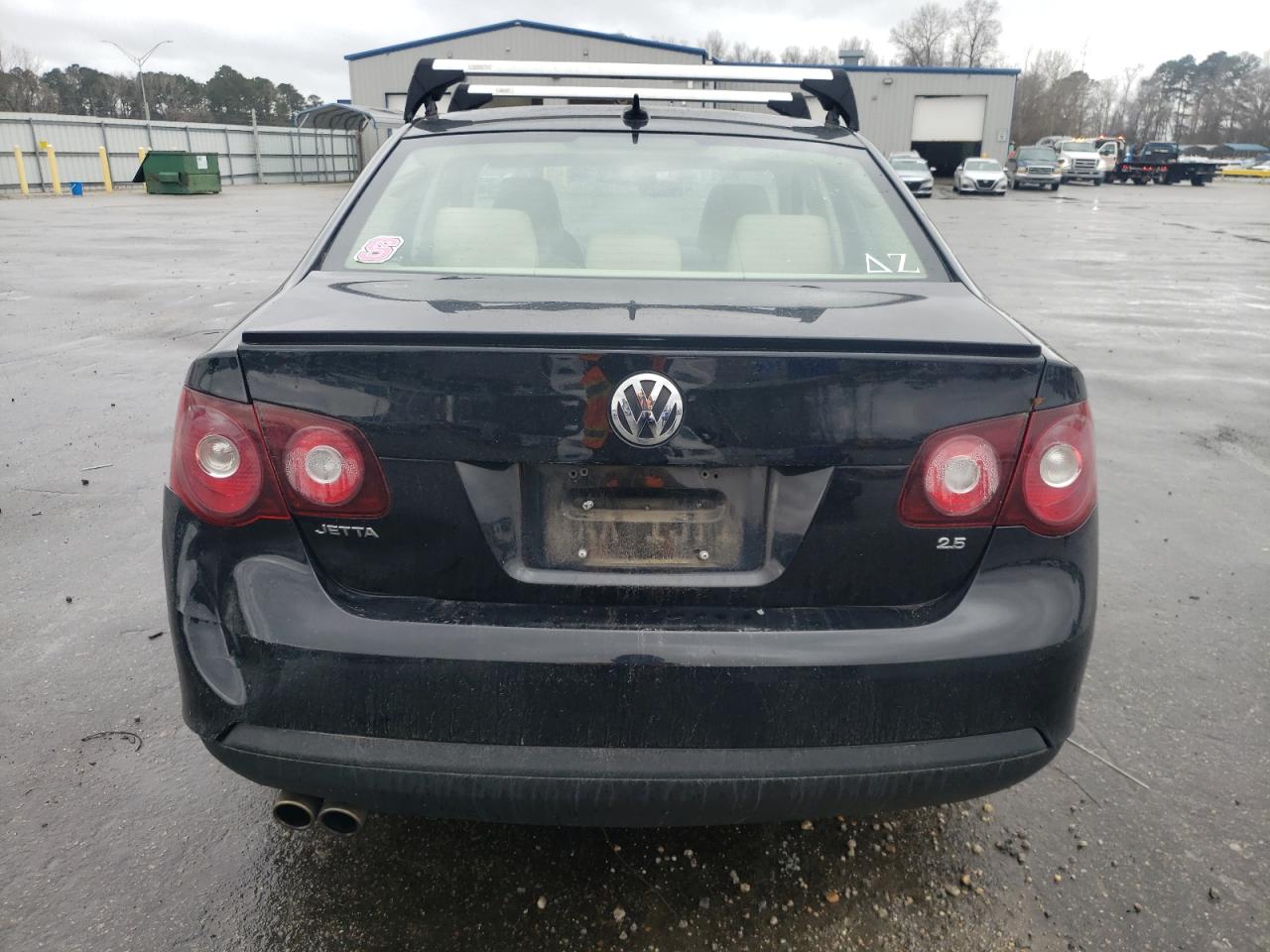 2010 Volkswagen Jetta - Image 6