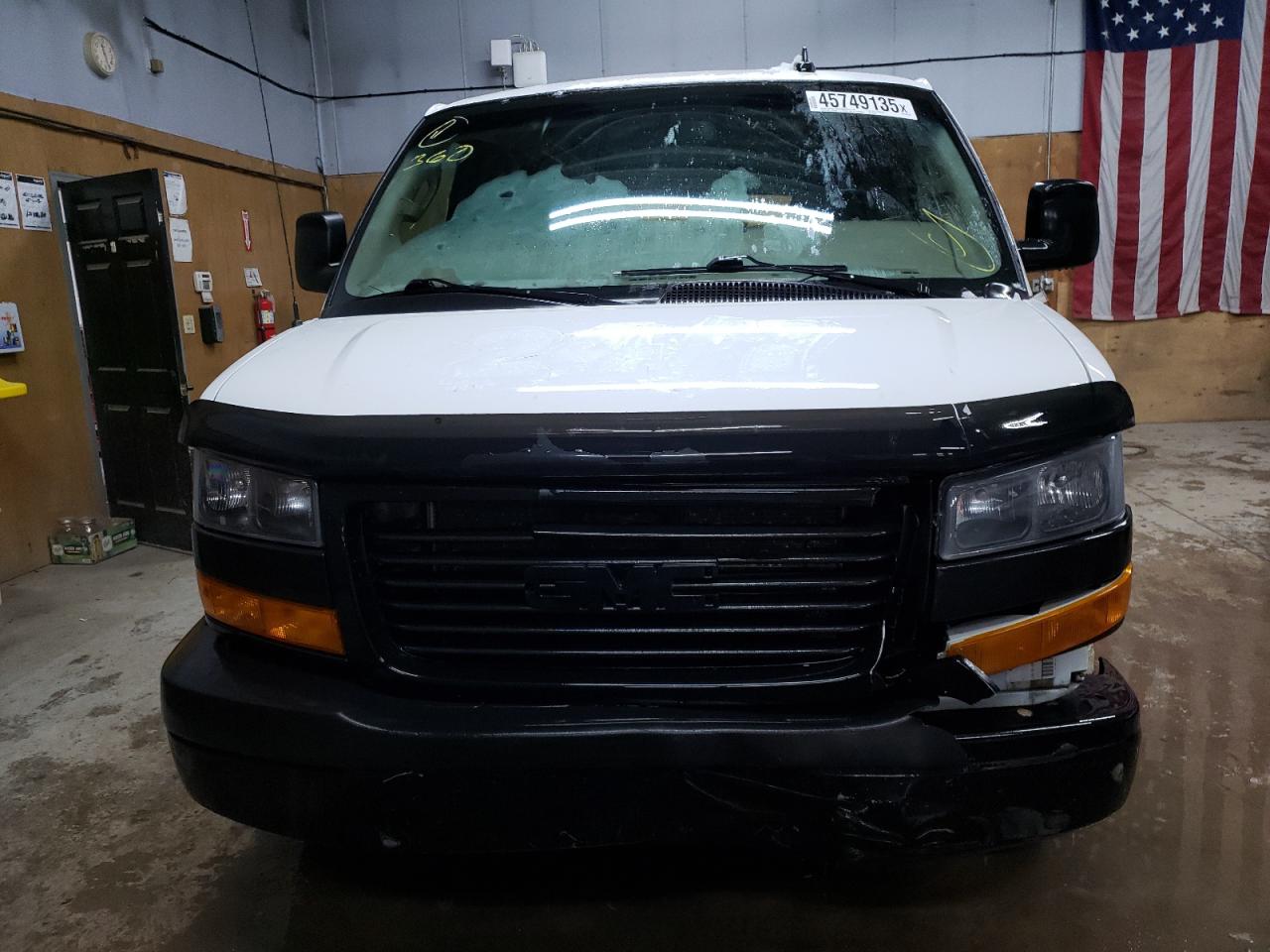 2018 GMC Savana - Image 5