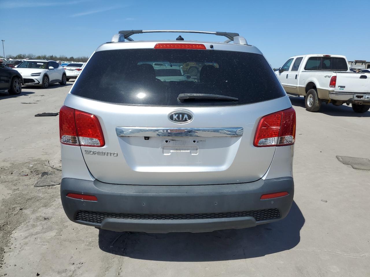 2011 Kia Sorento - Image 6