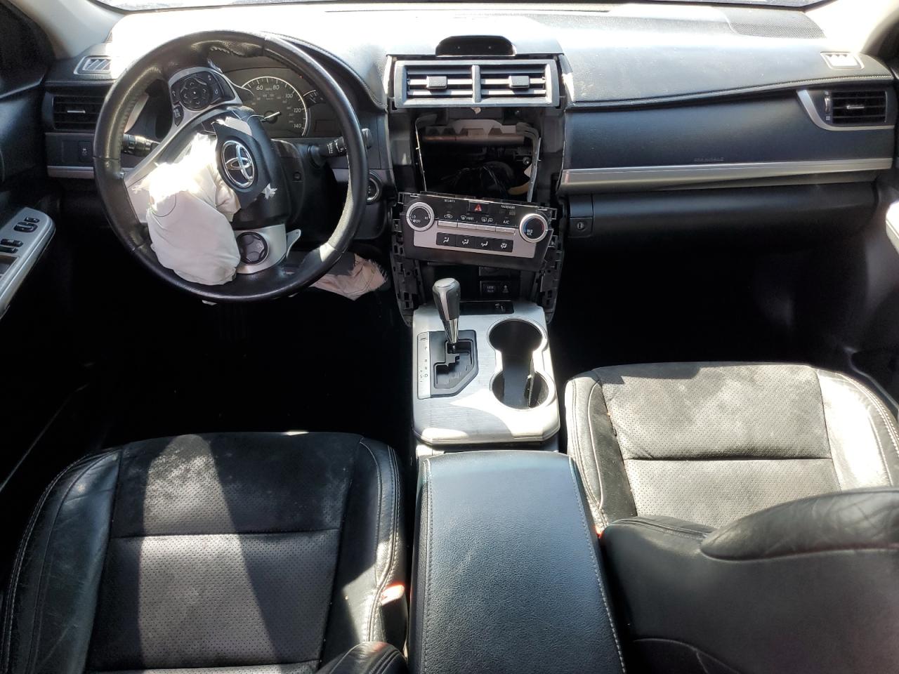 2012 Toyota Camry - Image 9