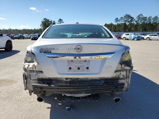 Sedans NISSAN ALTIMA 2015 Srebrny