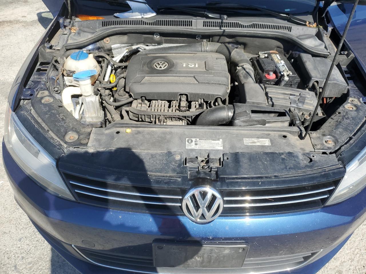 2014 Volkswagen Jetta - Image 12