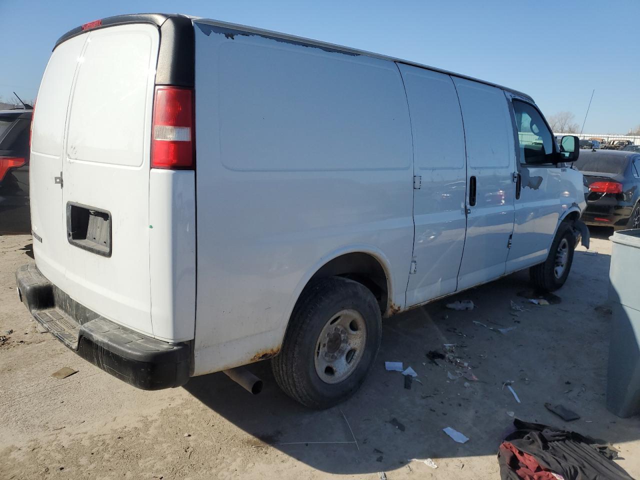 2009 Chevrolet Express - Image 3