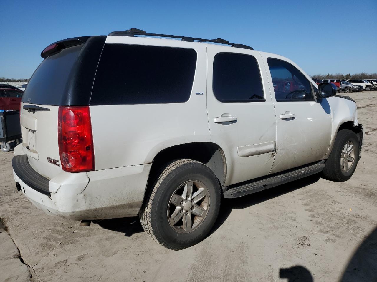 2009 GMC Yukon - Image 3