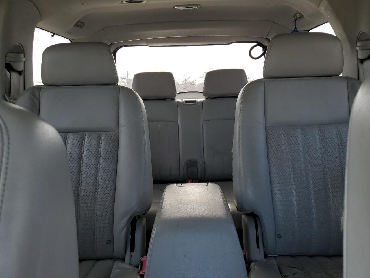 2005 Lincoln Aviator - Image 10