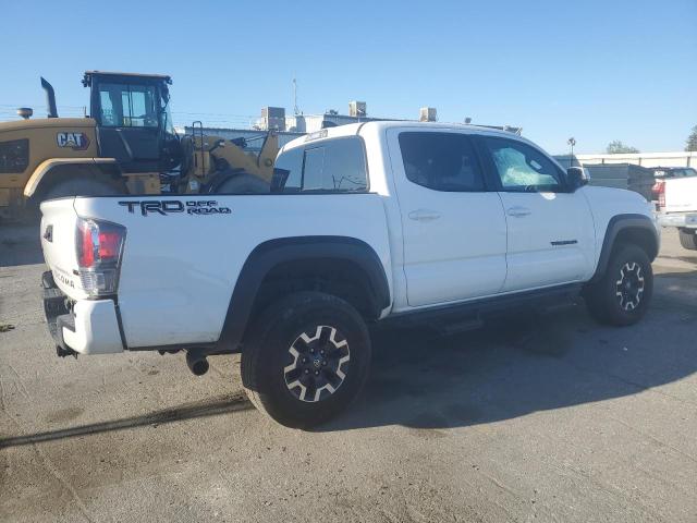  TOYOTA TACOMA 2021 Biały