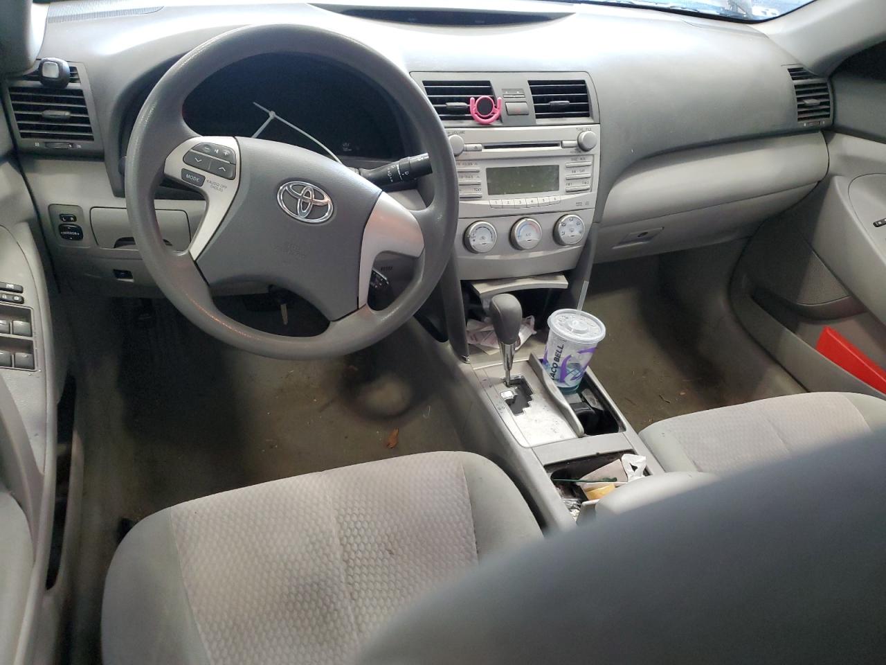 2011 Toyota Camry - Image 8