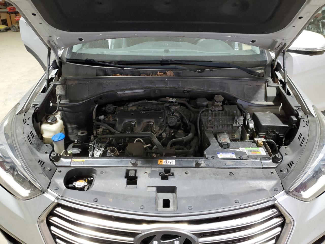 2017 Hyundai Santa Fe - Image 12