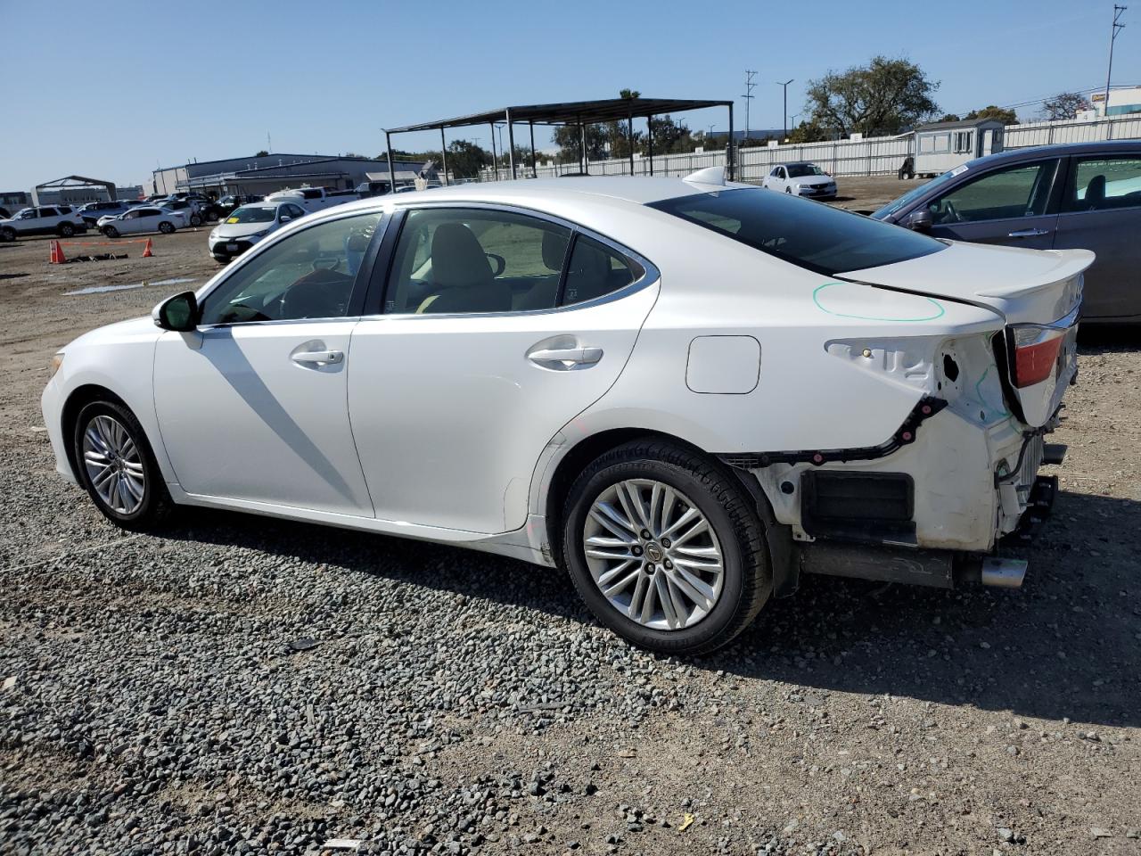 2015 Lexus ES - Image 2