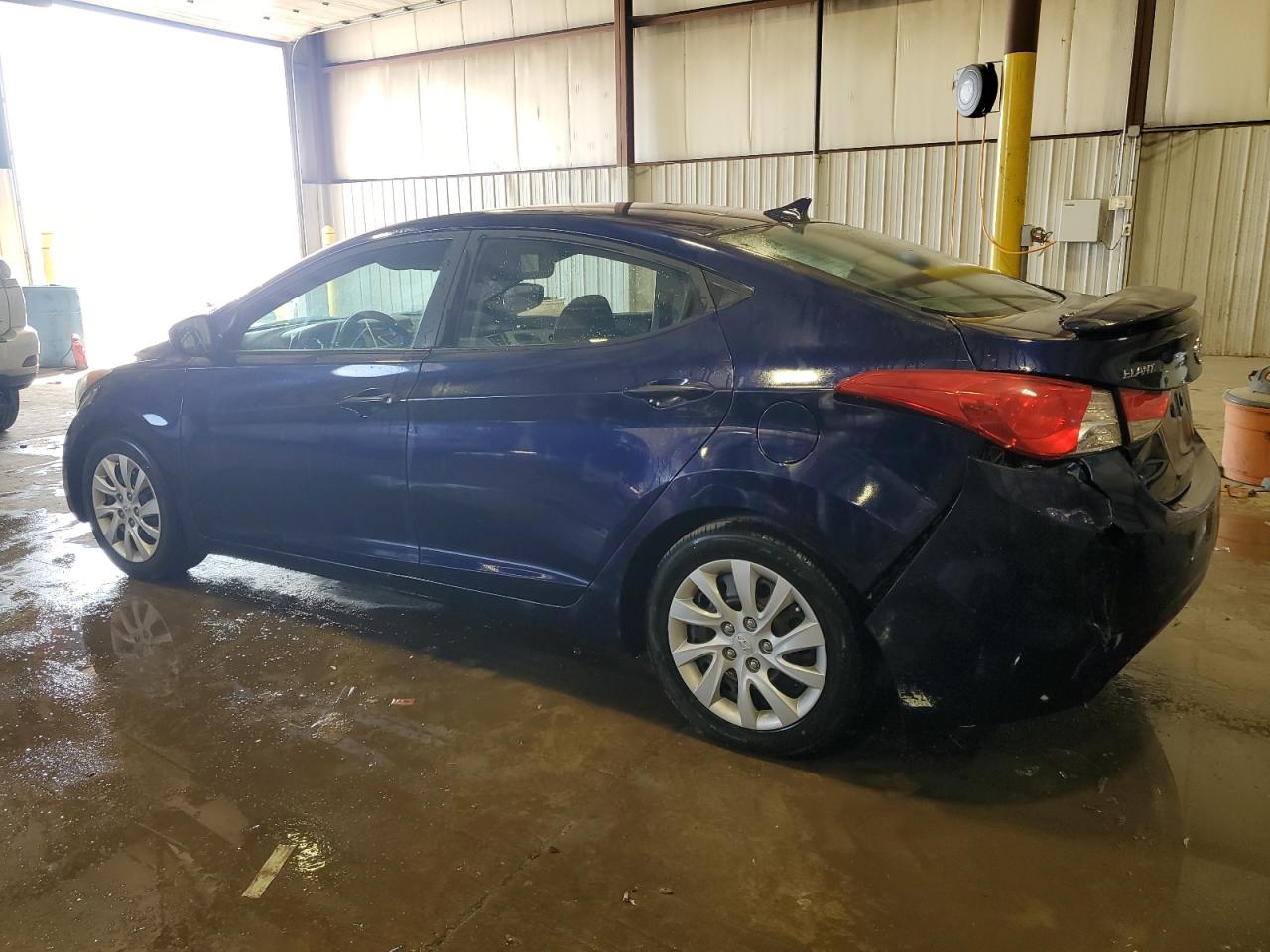 2011 Hyundai Elantra - Image 2