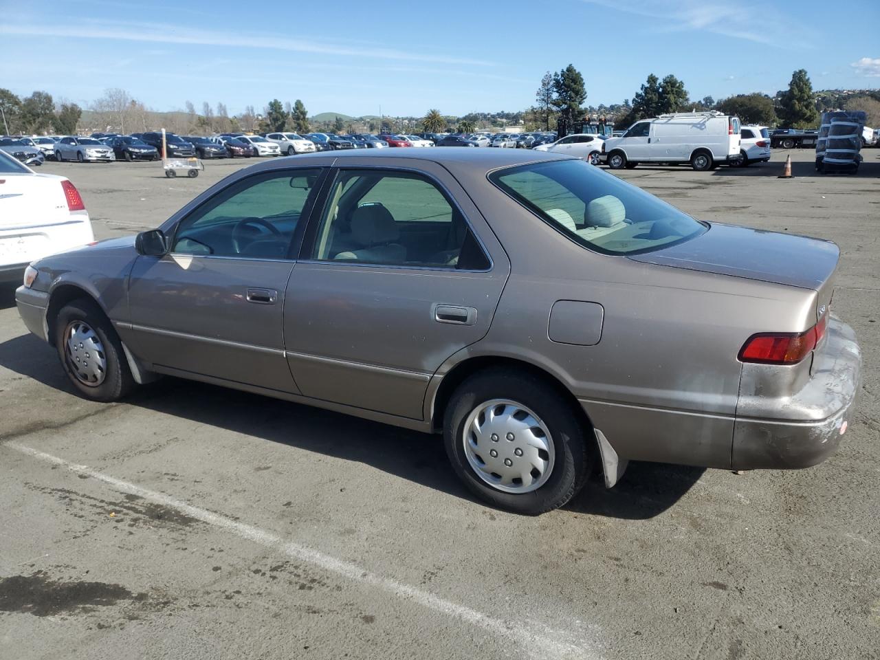 1999 Toyota Camry - Image 2