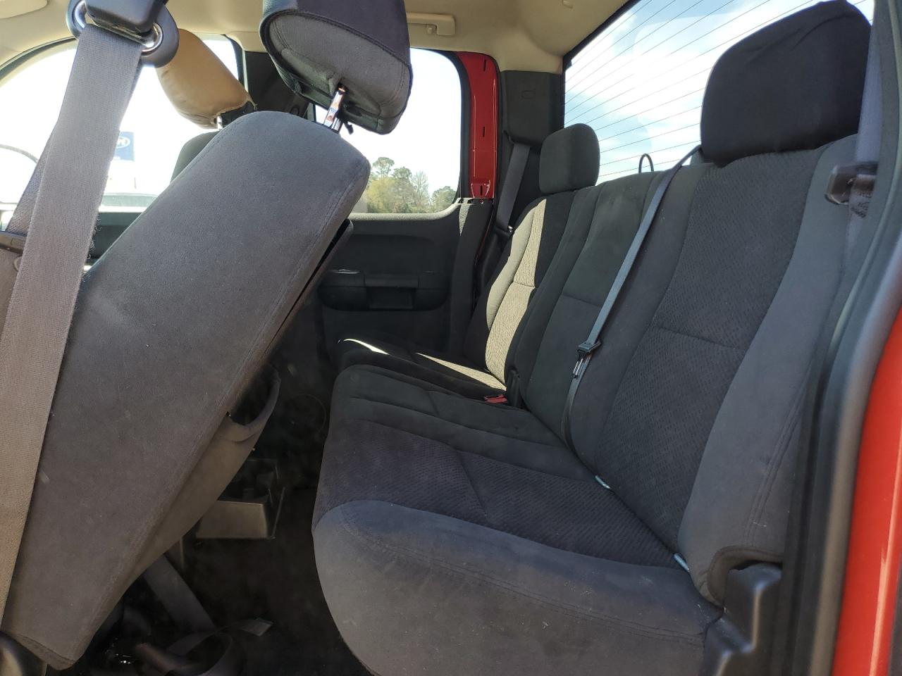 2007 Chevrolet Silverado - Image 10