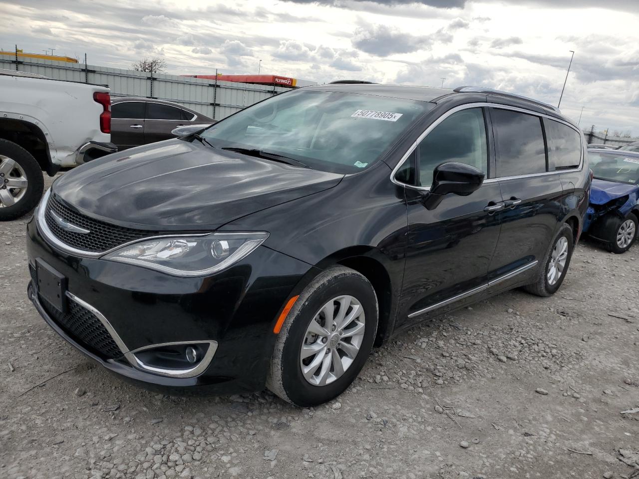 2018 Chrysler Pacifica Touring L Plus de vânzare în Cahokia Heights, IL - Minor Dent/Scratches