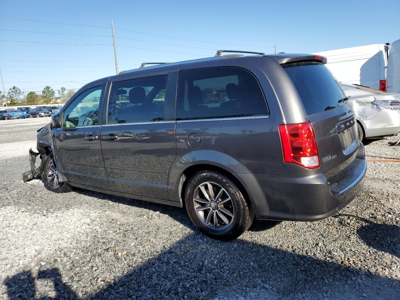 2017 Dodge Caravan - Image 2