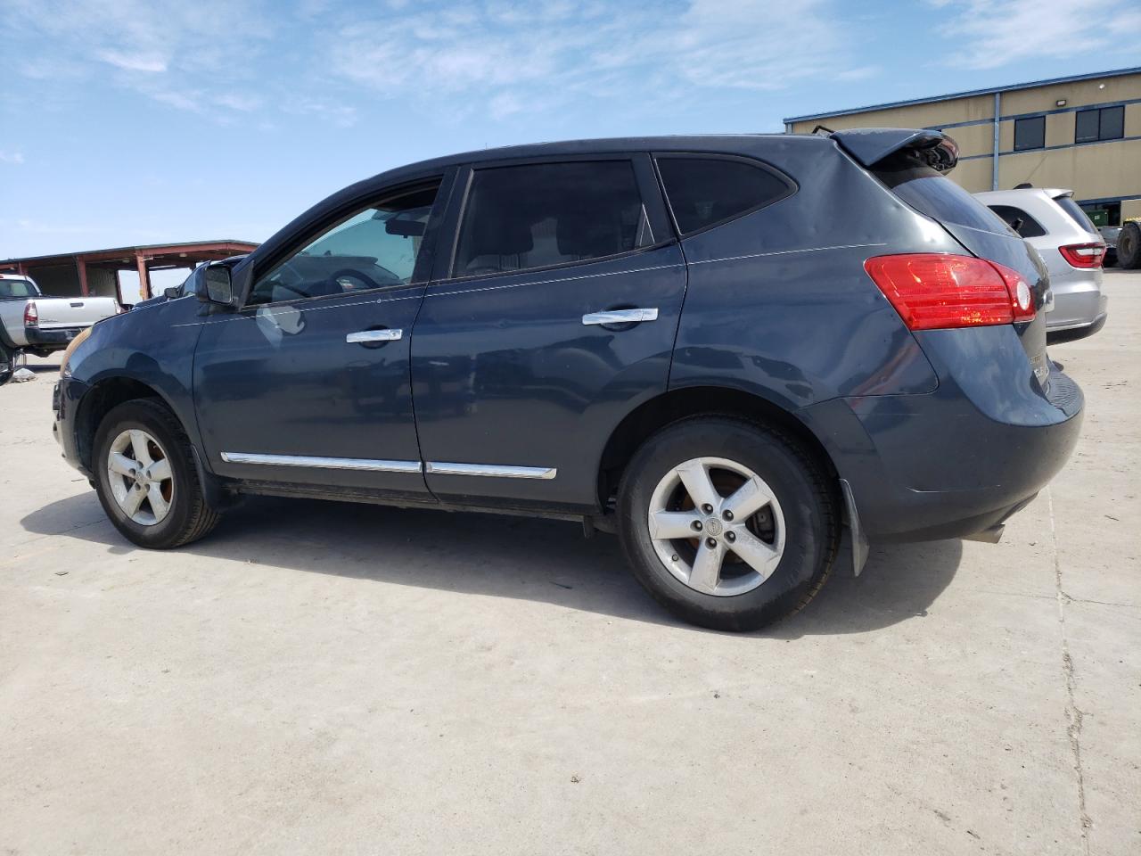 2013 Nissan Rogue - Image 2